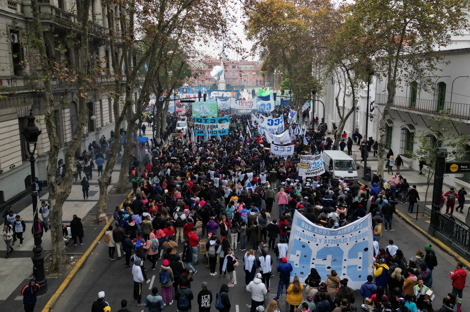Argentina menghadapi krisis pembicaraan IMF untuk meredakan bom utang menjulang