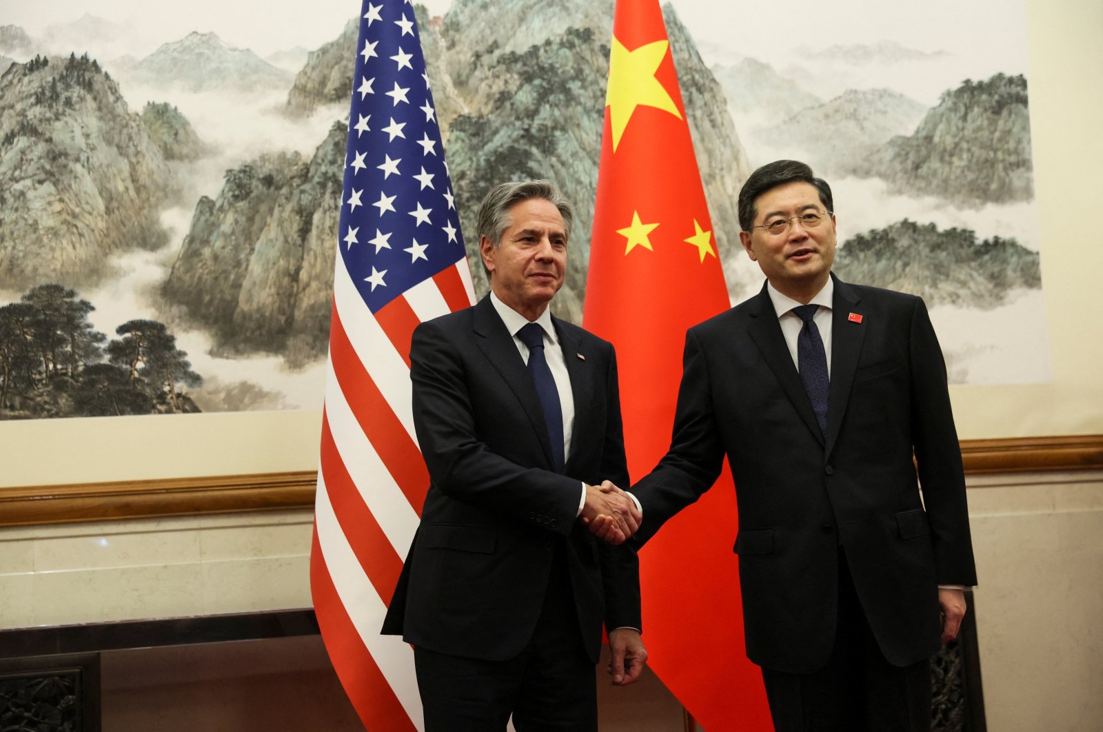 Blinken memulai pembicaraan berisiko tinggi di Beijing untuk menenangkan ketegangan AS-China