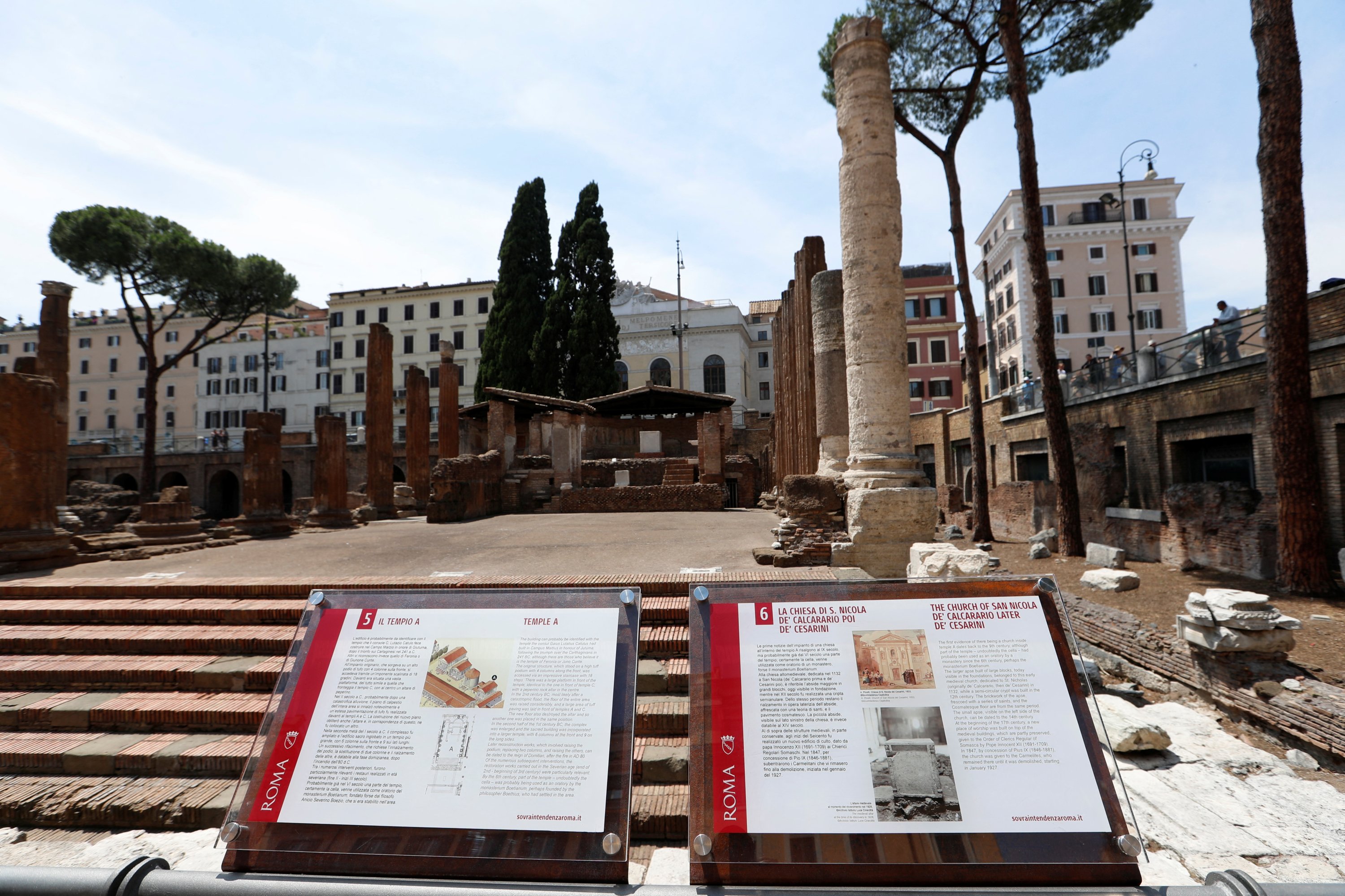 Pandangan umum menunjukkan area arkeologi Largo Argentina sehari sebelum dibuka kembali untuk umum setelah restorasi, Roma, Italia, 19 Juni 2023. (Foto Reuters)