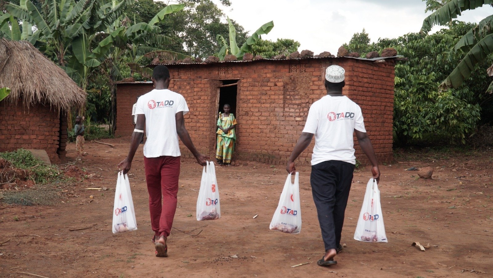 Volunteers of the Association of Friends of All Africa (TADD) are photographed dispatching humanitarian supplies in an undisclosed location. (AA Photo)
