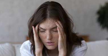Migraines are more commonly observed in women than men, with one out of every five women and one out of every 18 men experiencing migraines in Türkiye. (Shutterstock Photo)