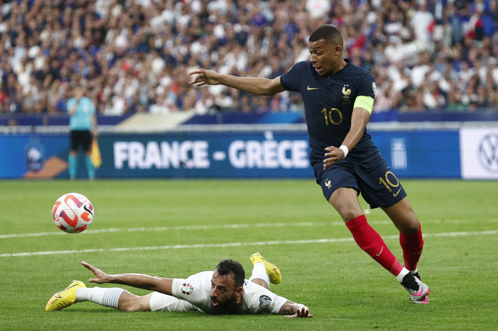 Penalti Mbappe memastikan kemenangan kualifikasi Euro Prancis atas Yunani