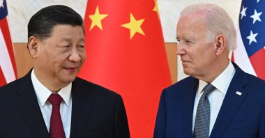 U.S. President Joe Biden (R) and China&#039;s President Xi Jinping (L) meet in Bali, Indonesia, Nov. 14, 2022. (AFP Photo)
