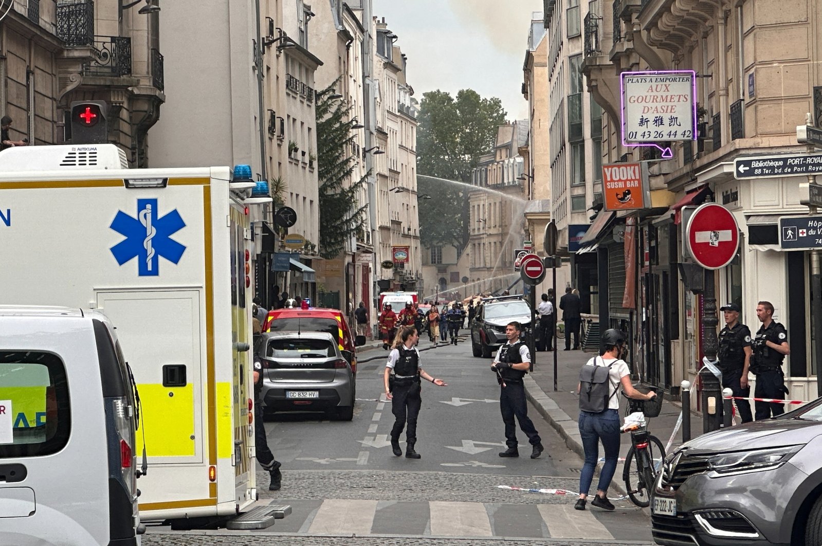 Sedikitnya 29 orang terluka setelah ledakan besar mengguncang ibu kota Prancis, Paris