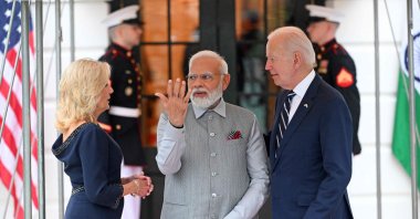 U.S. President Joe Biden (R) and First Lady Jill Biden (L) greet India&#039;s Prime Minister Narendra Modi as he arrives at the White House, Washington, D.C., U.S., June 21, 2023. (AFP Photo)