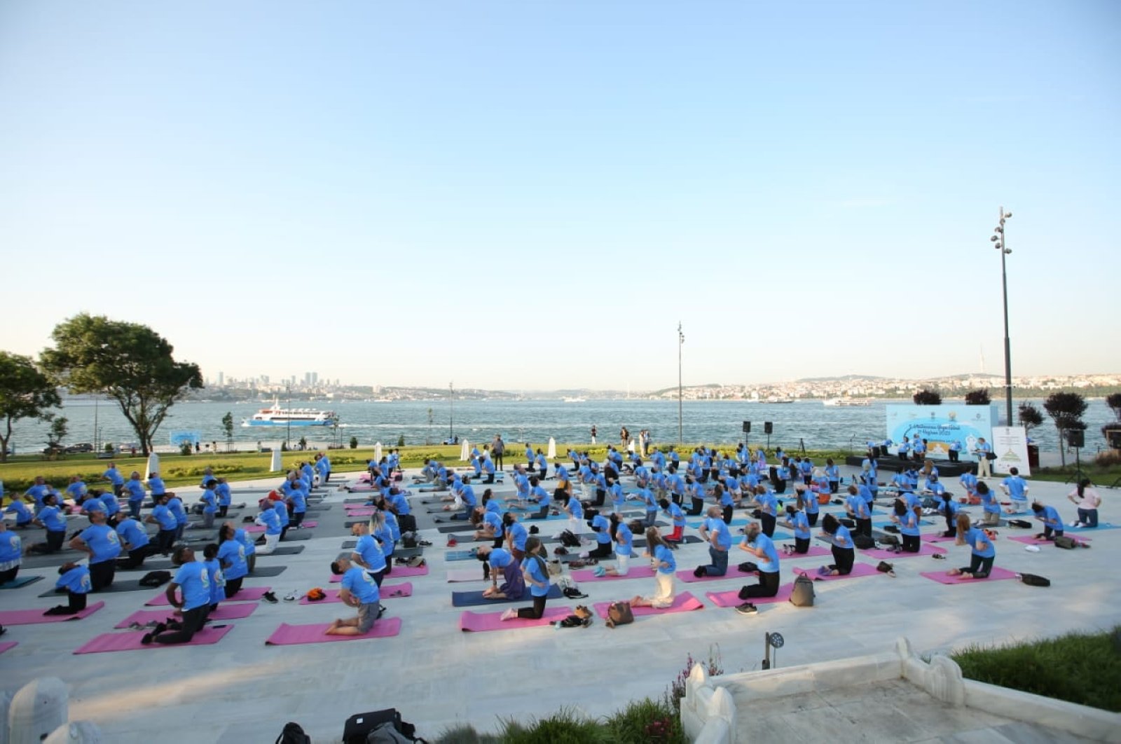 Konsulat India merayakan Hari Yoga di Bosporus Istanbul