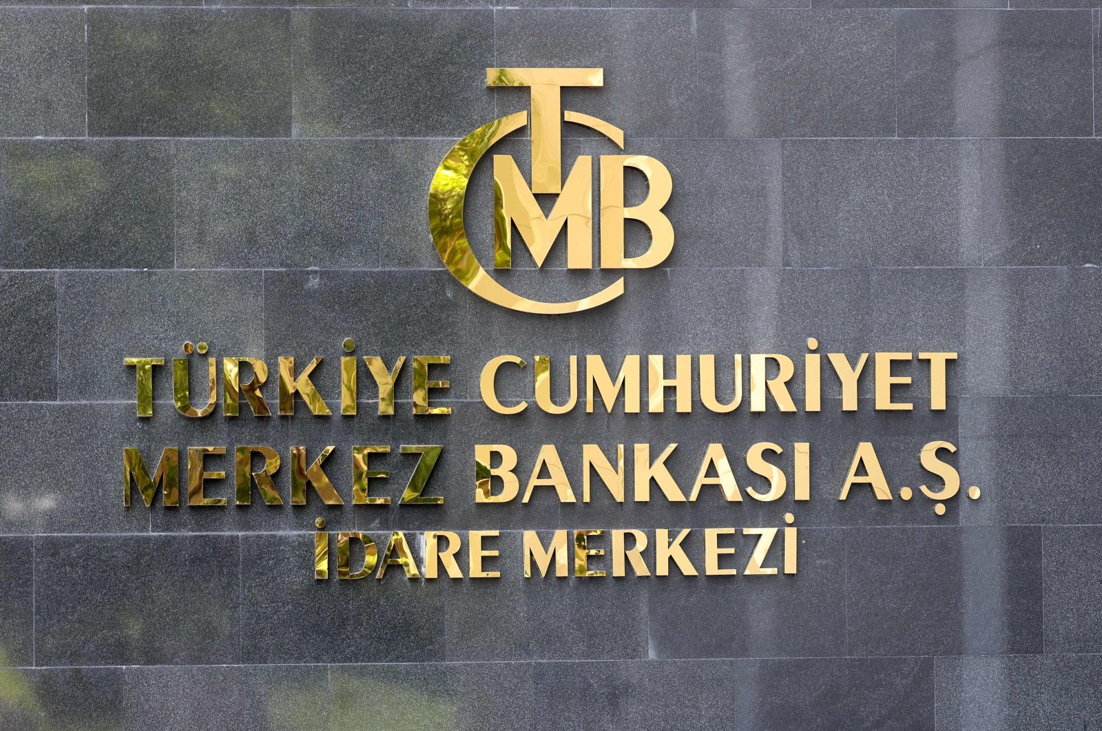 Bank sentral Turki hampir menggandakan suku bunga utama menjadi 15%