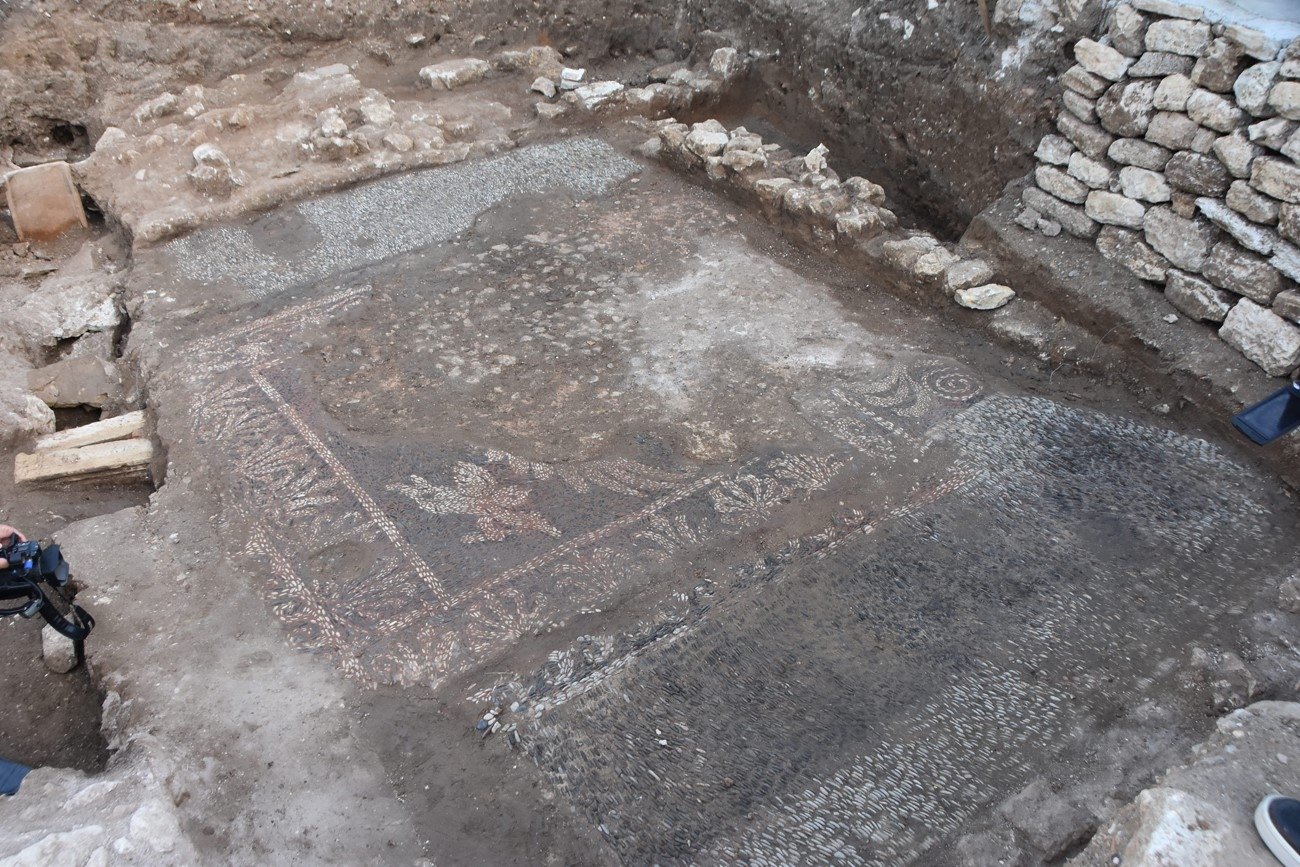 In the excavations of the Balatlar Building Complex, gravel stone mosaics belonging to the Hellenistic period have been uncovered, Sinop, Türkiye, June 22, 2023. (IHA Photo)