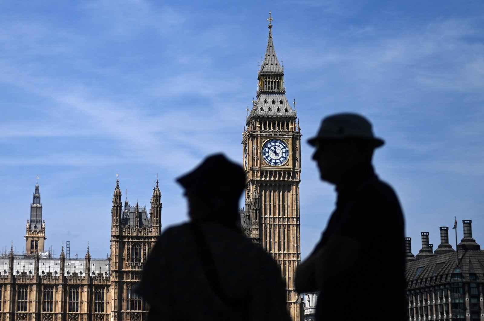 People view the Houses of Parliament in London, U.K., June 15, 2023. (EPA Photo)