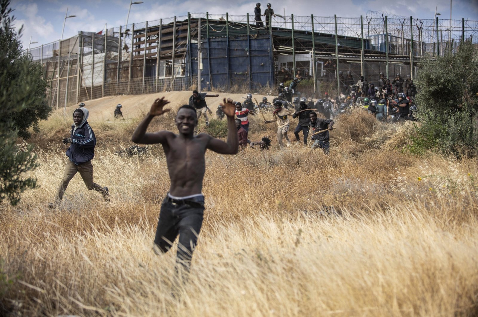 Kelompok hak asasi internasional menuduh Spanyol, Maroko menutup-nutupi kematian migran