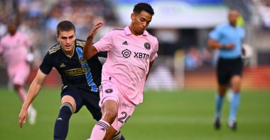 Inter Miami defender Ian Fray (R) dribbles the ball during the first half at Subaru Park, Philadelphia, US., June 24, 2023. (Reuters Photo)