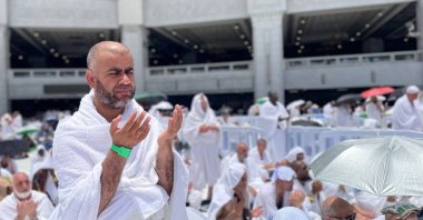 A pilgrim prays, or offers supplications, during his pilgrimage in Mecca, Saudi Arabia, June 26, 2023. (AA Photo)