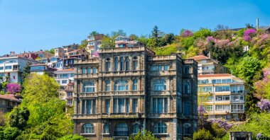 Zeki Pasha Mansion is one of the waterfront houses in Istanbul, Türkiye. (Shutterstock Photo)