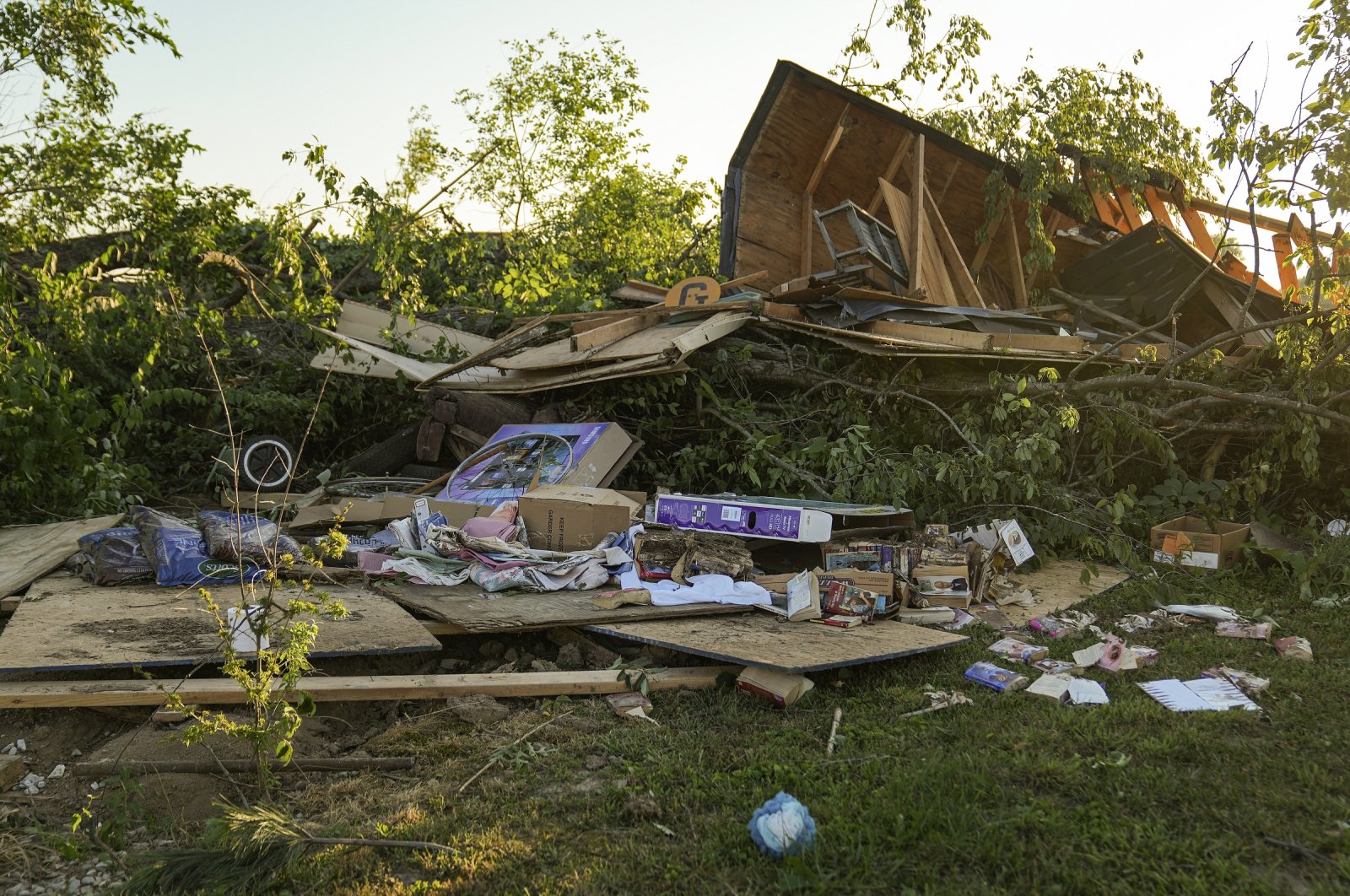 Setidaknya 3 tewas, rumah rusak setelah badai di US Midwest, Selatan