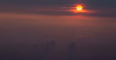 Smoke from wildfires in the provinces of Quebec and Nova Scotia is seen in Toronto, Canada, June 28, 2023. (AFP Photo)