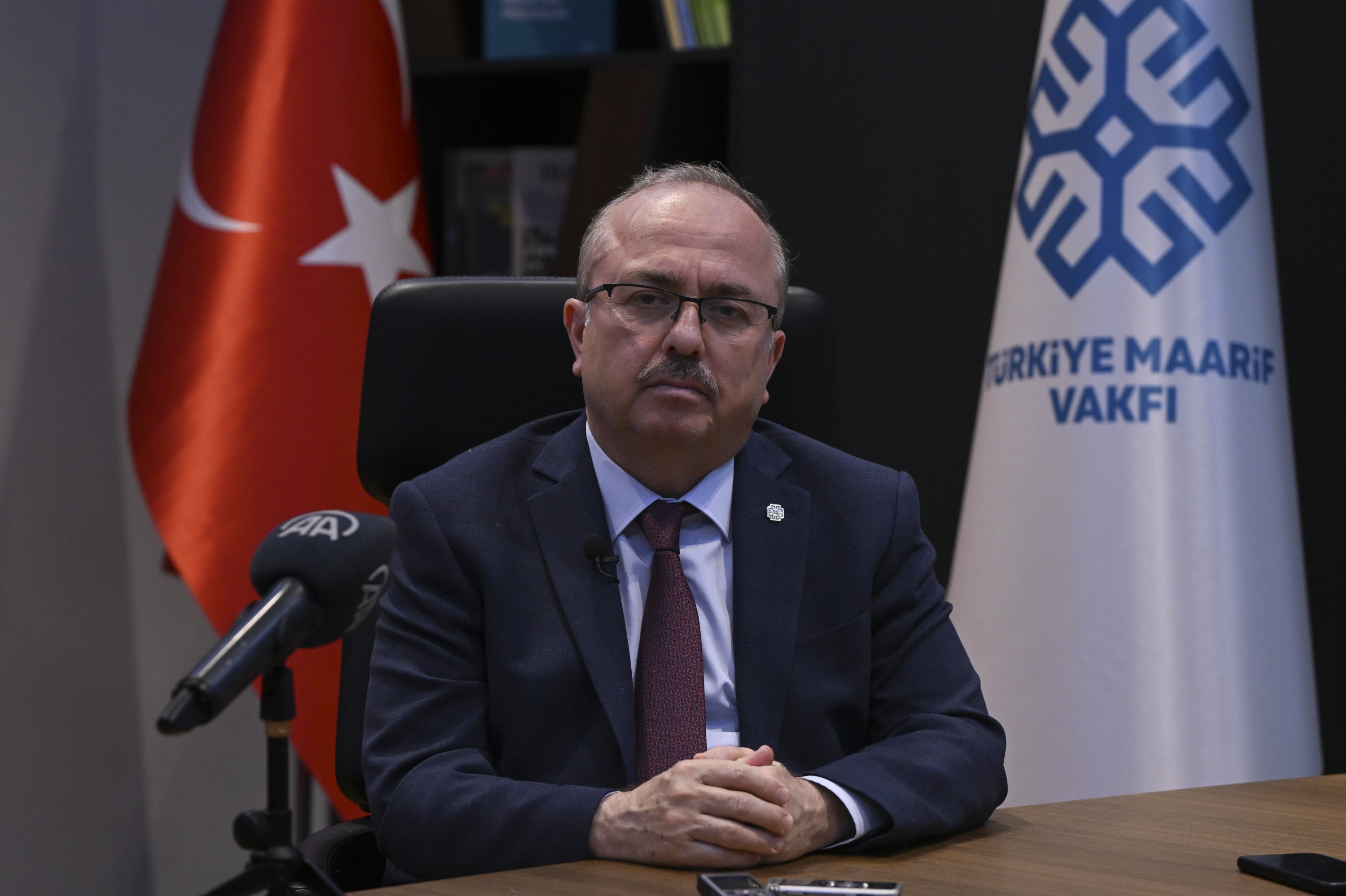 Prof. Birol Akgün saat wawancara dengan Anadolu Agency, Ankara, Türkiye, 16 Juni 2023. (Foto AA)