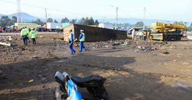 Police officers secure the scene of an accident at the Londiani Junction along the Nakuru-Kericho highway, in Kericho county, Kenya, July 1, 2023. (Reuters Photo)