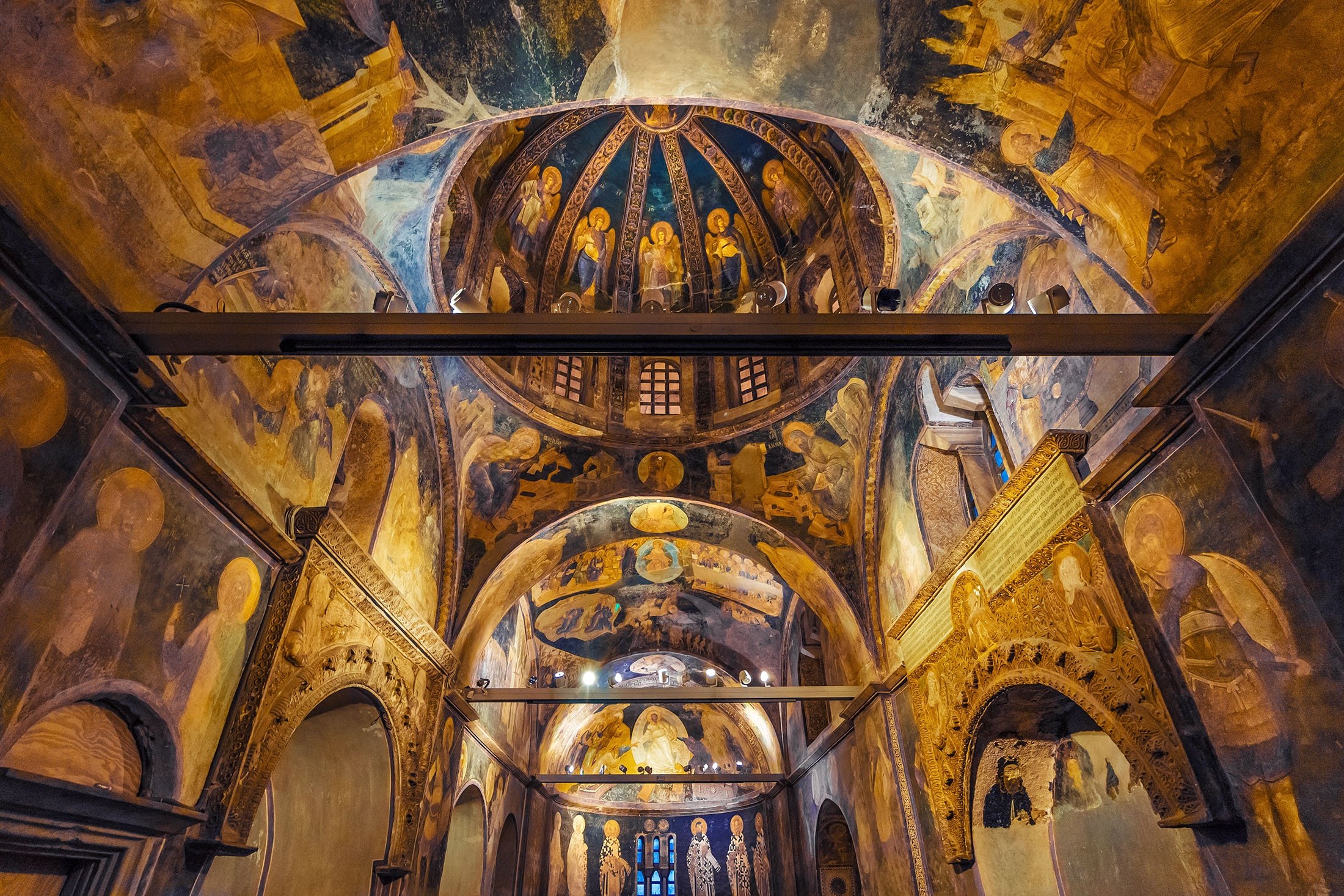 Interior dan lukisan dinding Gereja Chora, di Istanbul, Türkiye, 6 Mei 2018. (Foto Shutterstock)