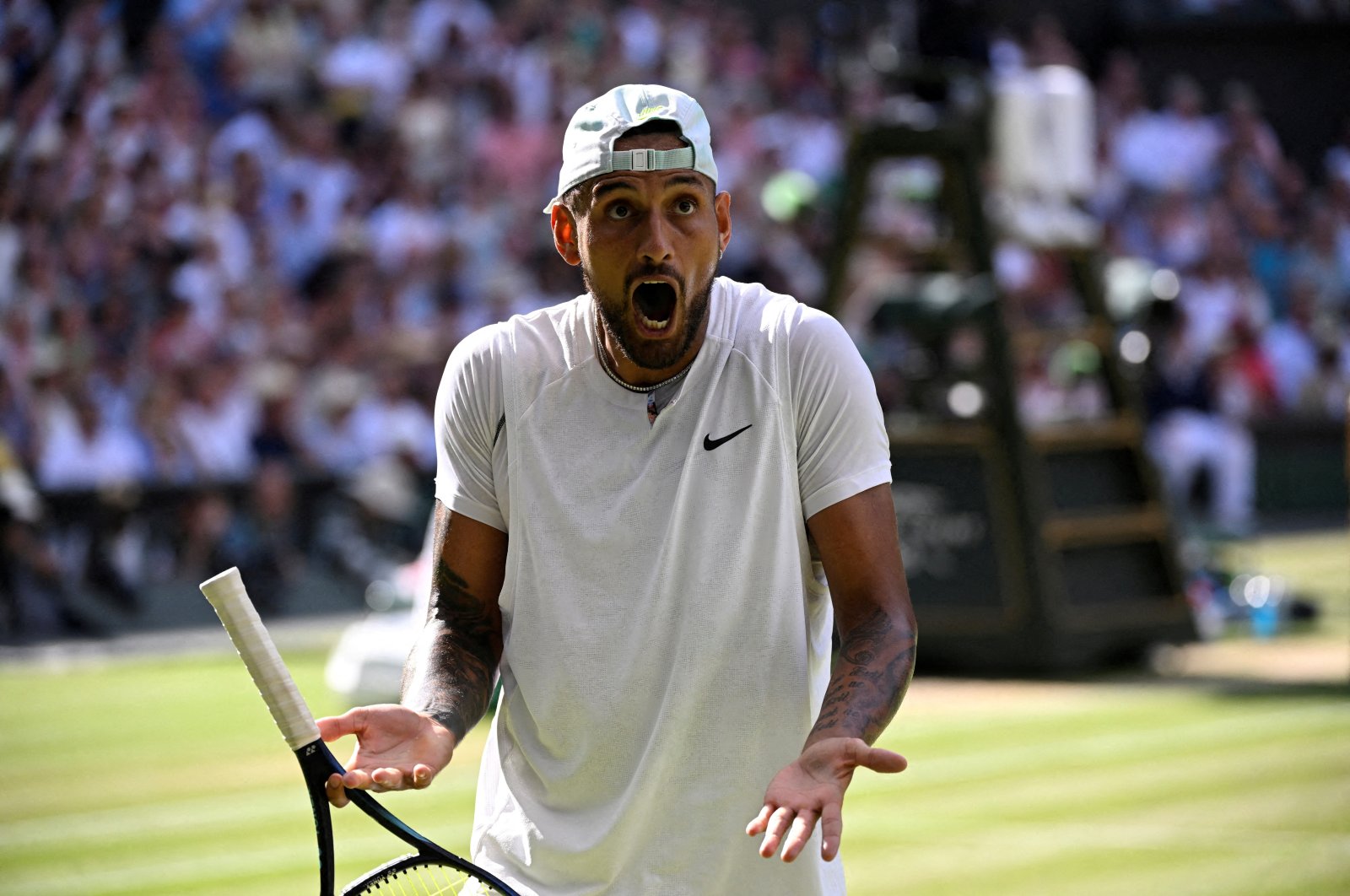 Mimpi Wimbledon Kyrgios menjadi ‘sia-sia’ karena cedera pergelangan tangan