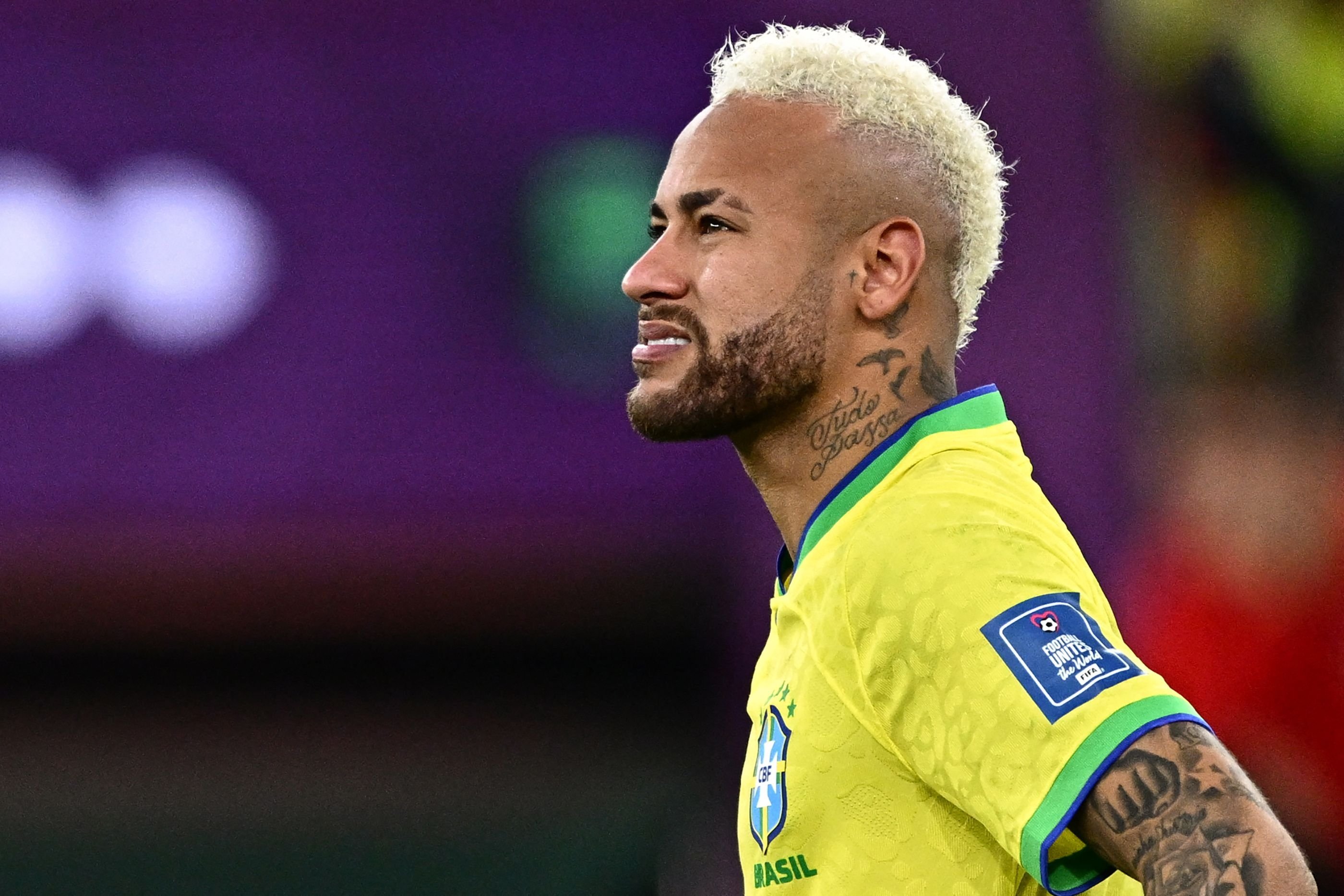 Neymar reveals surprising new hairstyle as he recovers from ACL injury