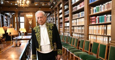 Peruvian writer and Nobel literature prize winner Mario Vargas Llosa poses for a photograph during a ceremony of his induction into the Academie Francaise (French Academy), in Paris, France, Feb. 9, 2023. (AFP Photo)