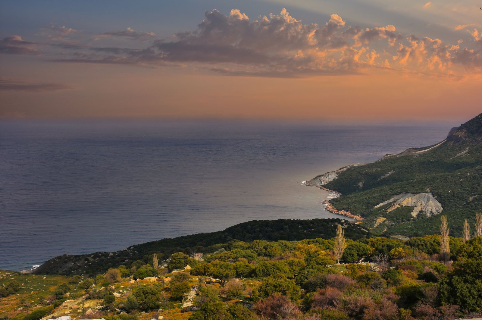 Sun sets over the coasts of the island of Gökçeada, in Çanakkale, Türkiye. (Shutterstock Photo)