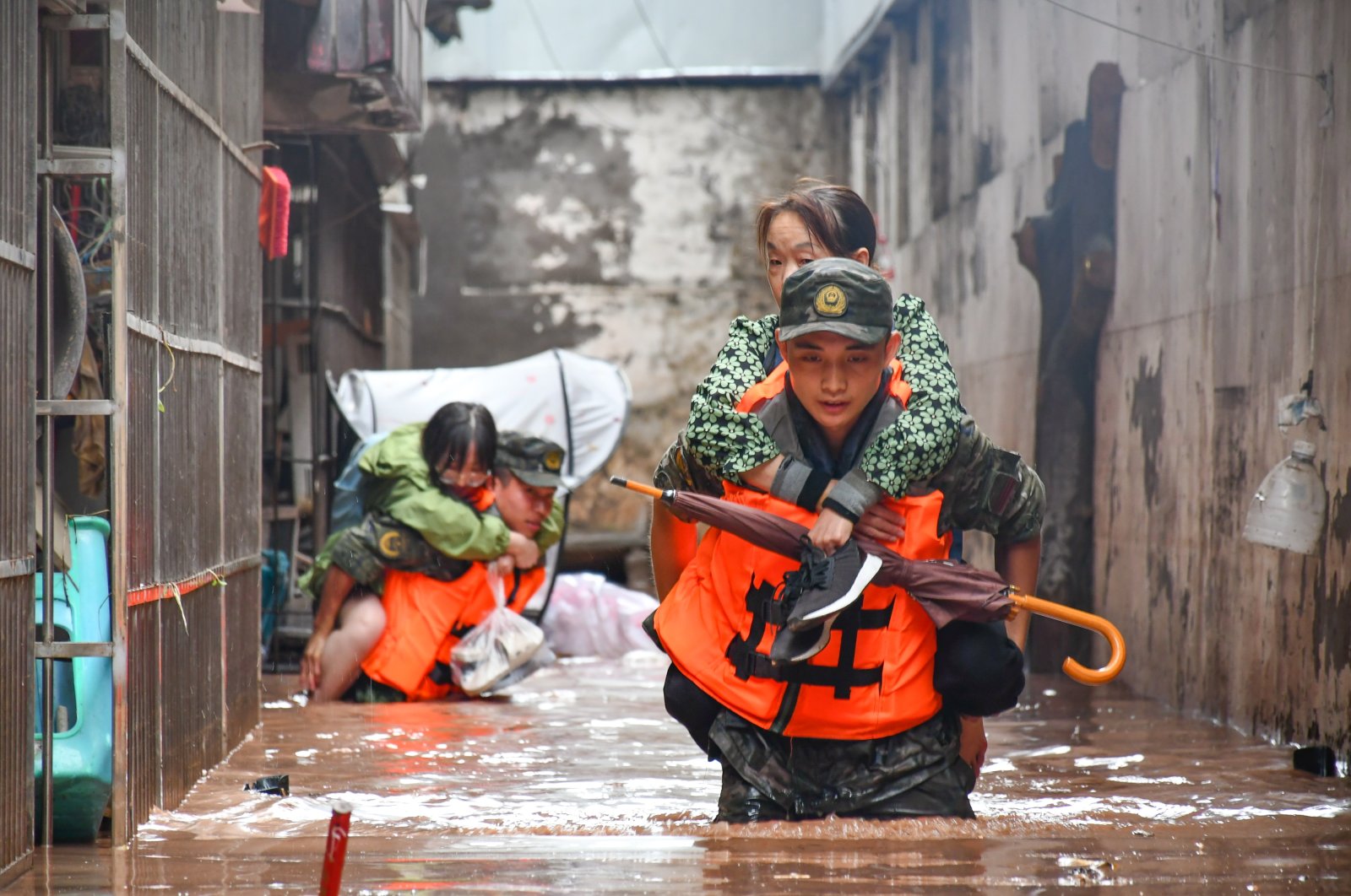 Banjir yang disebabkan oleh semburan musiman membunuh 15 orang di Cina barat daya