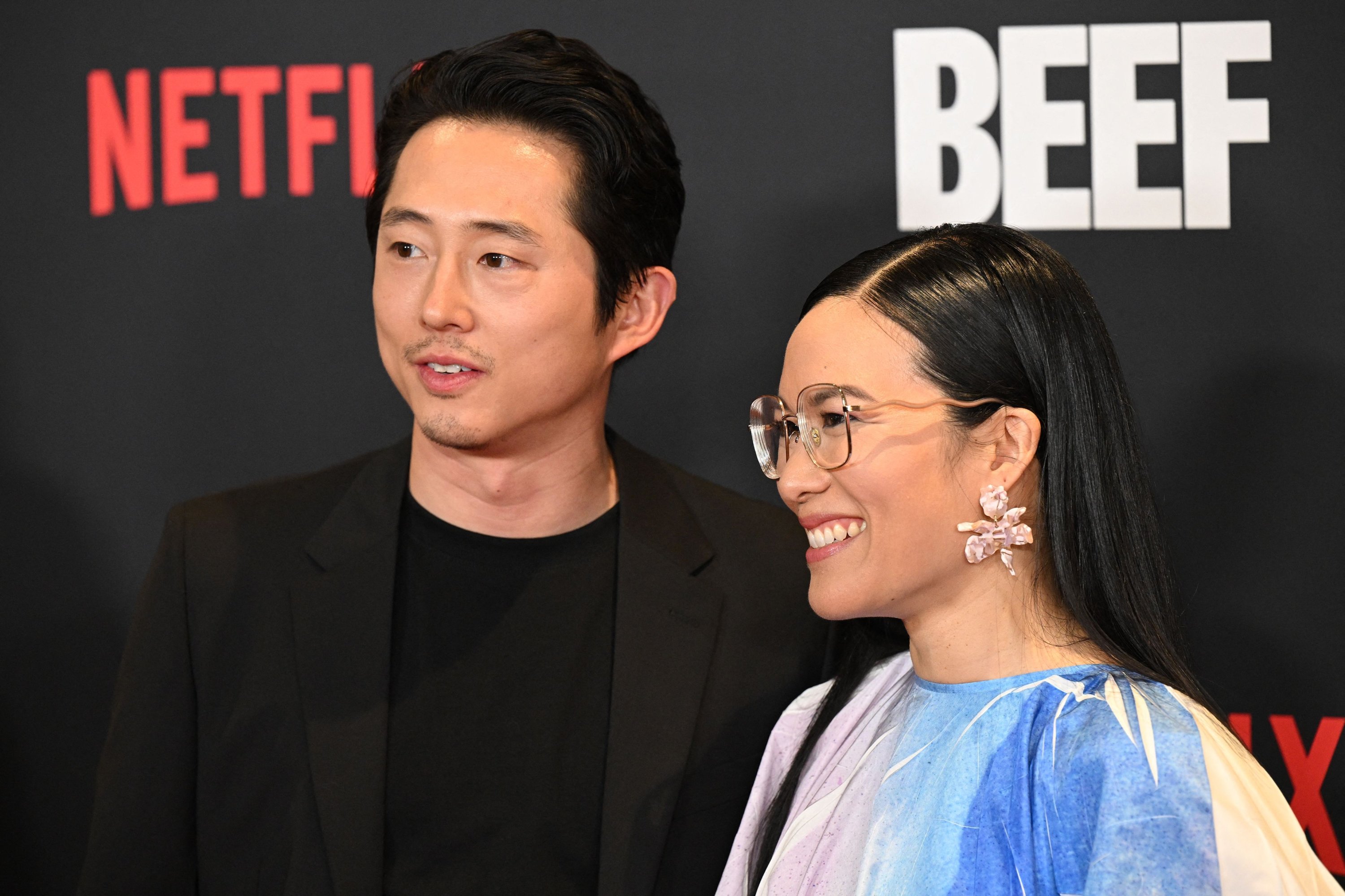 Aktor dan produser eksekutif Steven Yeun dan Ali Wong tiba untuk pemutaran perdana Netflix di Los Angeles 