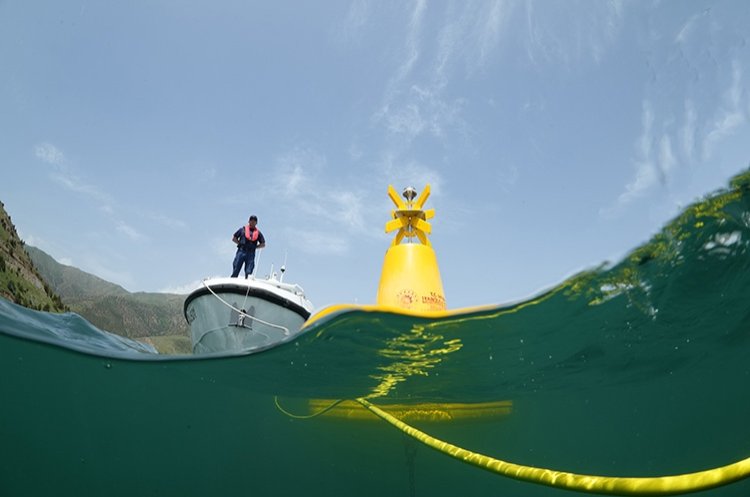 Pelampung dikerahkan untuk melindungi ‘cerobong peri’ di Danau Van Türkiye