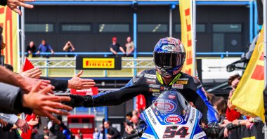 Türkiye&#039;s Toprak Razgatlıoğlu finishes the race at the World Superbike, London, UK., April 22, 2023. (AA Photo)