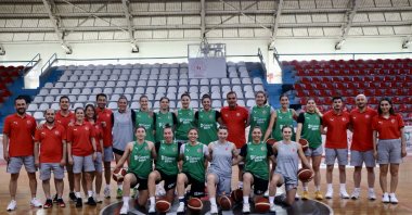 Turkish women's under-20 basketball national team pose for a photo after training for the 2023 European Championships, Kocaeli, Türkiye, July 11, 2023. (AA Photo)