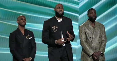 (L-R) Chris Paul, LeBron James, and Dwyane Wade do a tribute to Carmelo Anthony at the ESPY awards at the Dolby Theater, Los Angeles, US., July 12, 2023. (AP Photo)