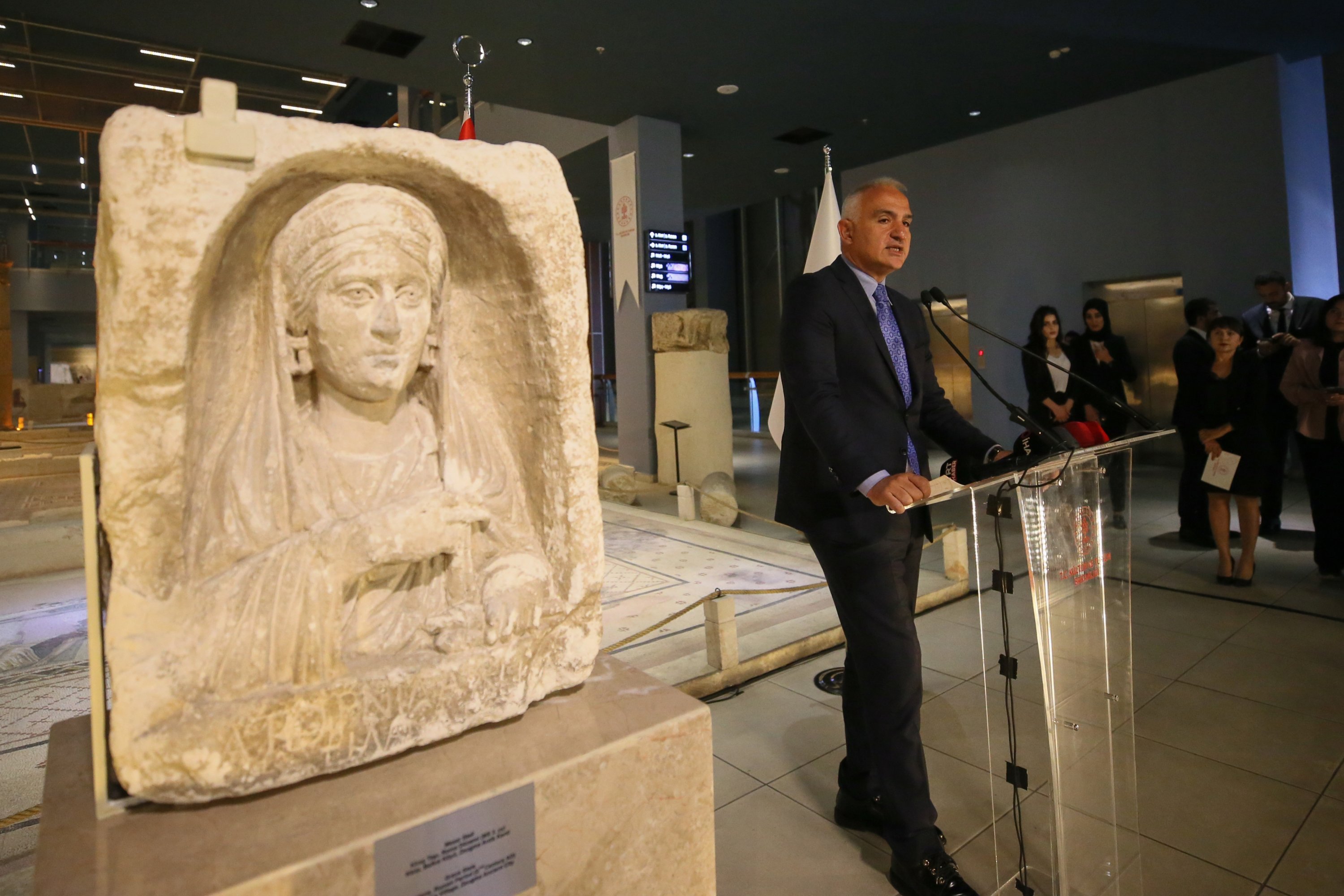 Menteri Kebudayaan dan Pariwisata Mehmet Nuri Ersoy menghadiri acara yang diadakan di Museum Mosaik Zeugma, Gaziantep, Türkiye, 13 Juni 2023. (Foto AA)