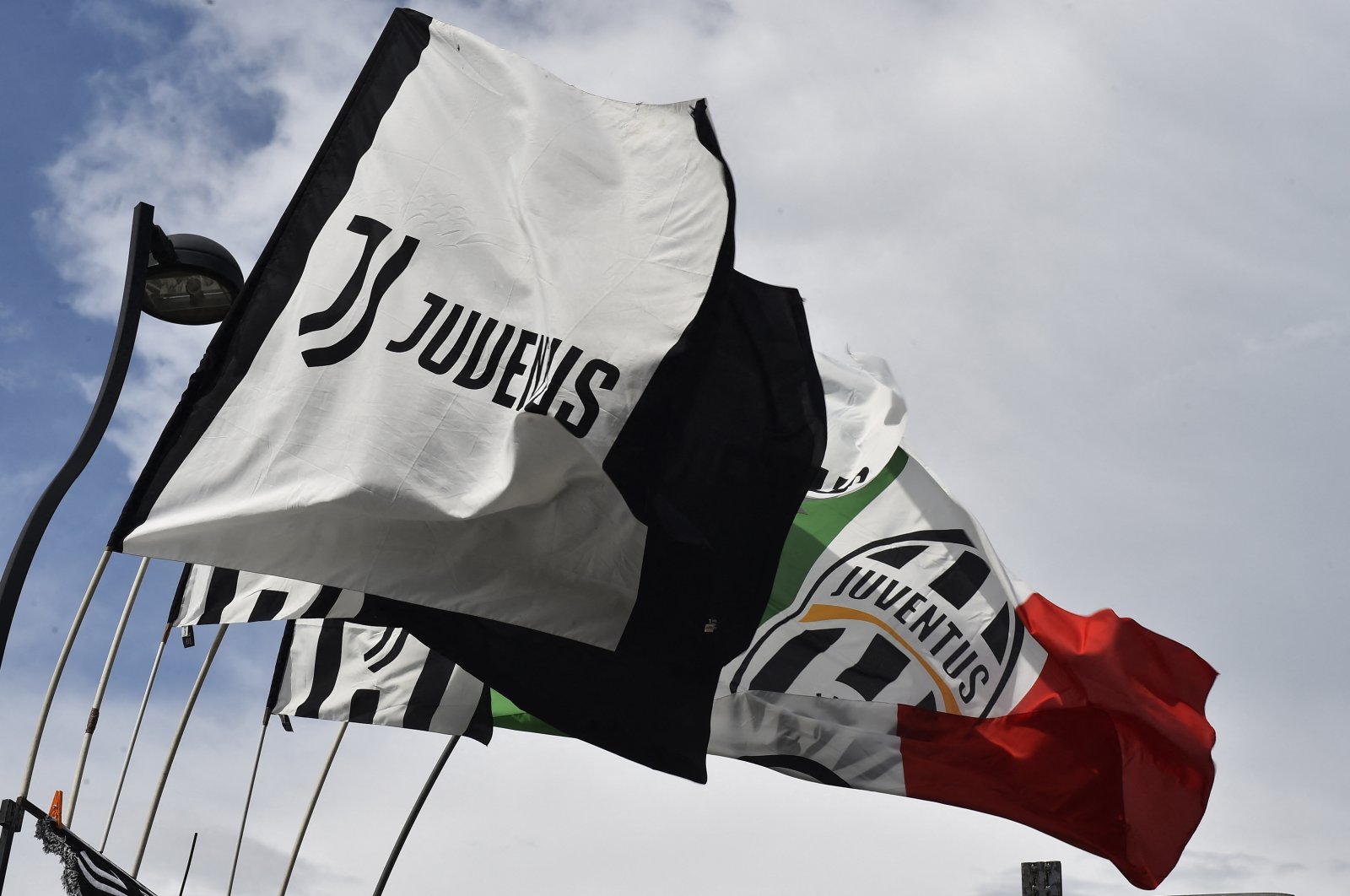 Juventus memulai proses keluar dari proyek Liga Super Eropa