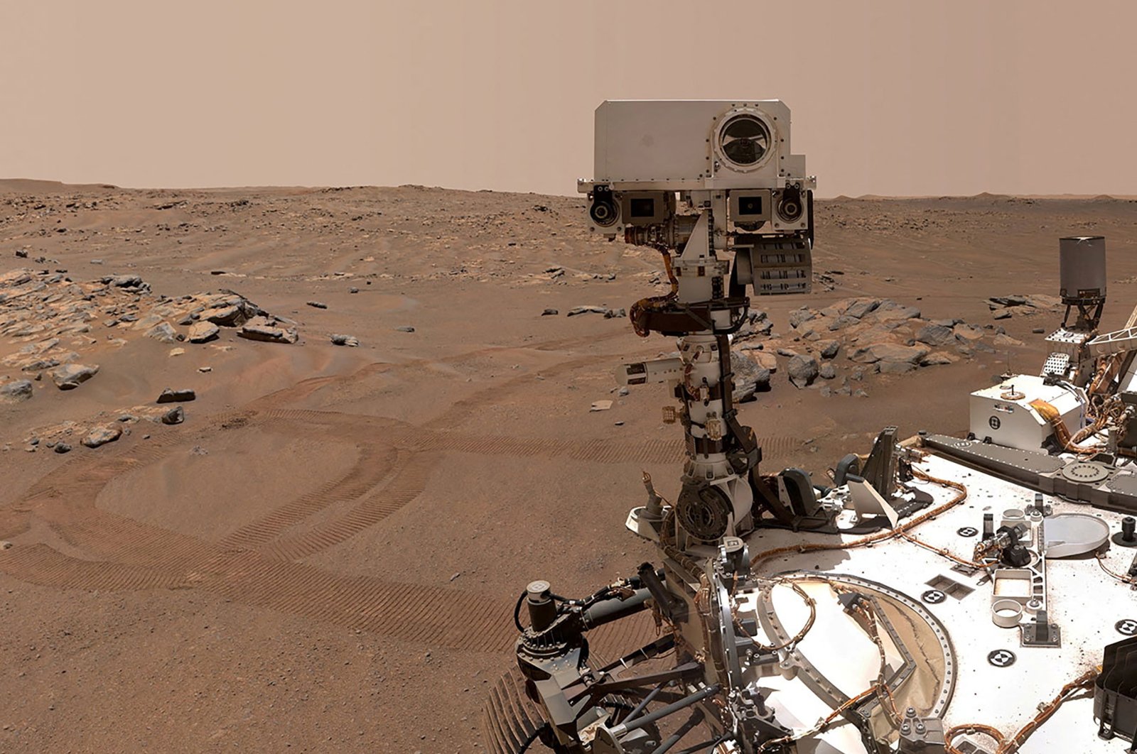 NASA&#039;s Perseverance Mars rover takes a &quot;selfie&quot; on Mars, Sept. 10, 2021. (Reuters Photo)
