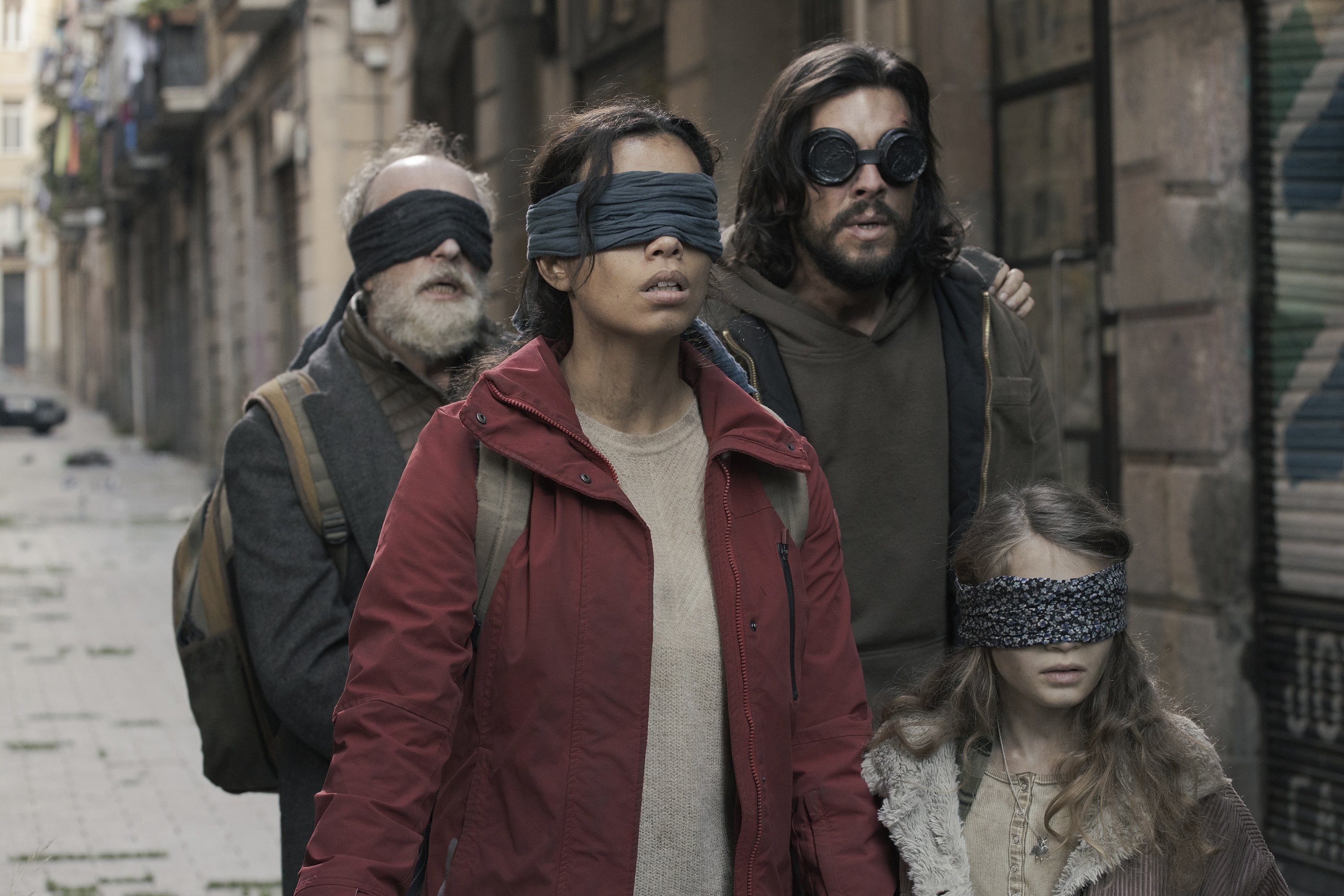 Gambar yang dirilis oleh Netflix ini menunjukkan, dari kiri, Gonzalo de Castro, Georgina Campbell, Mario Casas, dan Naila Schuberth dalam sebuah adegan dari 