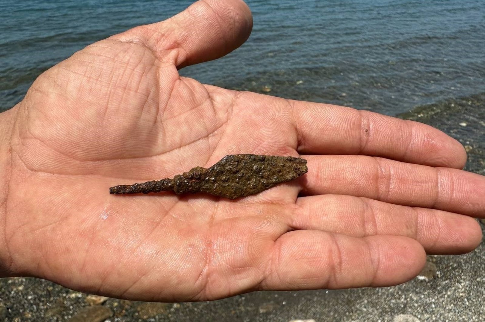 2000-year-old arrow found in Türkiye’s Lake Iznik