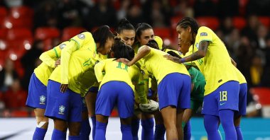 The Brazilian team huddles before the second half of the Women&#039;s Finalissima match against England at the Wembley Stadium, London, U.K., April 6, 2023. (Reuters Photo)