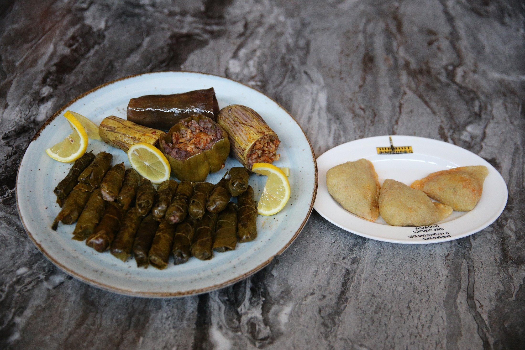 Hidangan lokal tradisional versi Vegan, di Diyarbakır, Türkiye, 17 Juli 2023. (Foto AA)