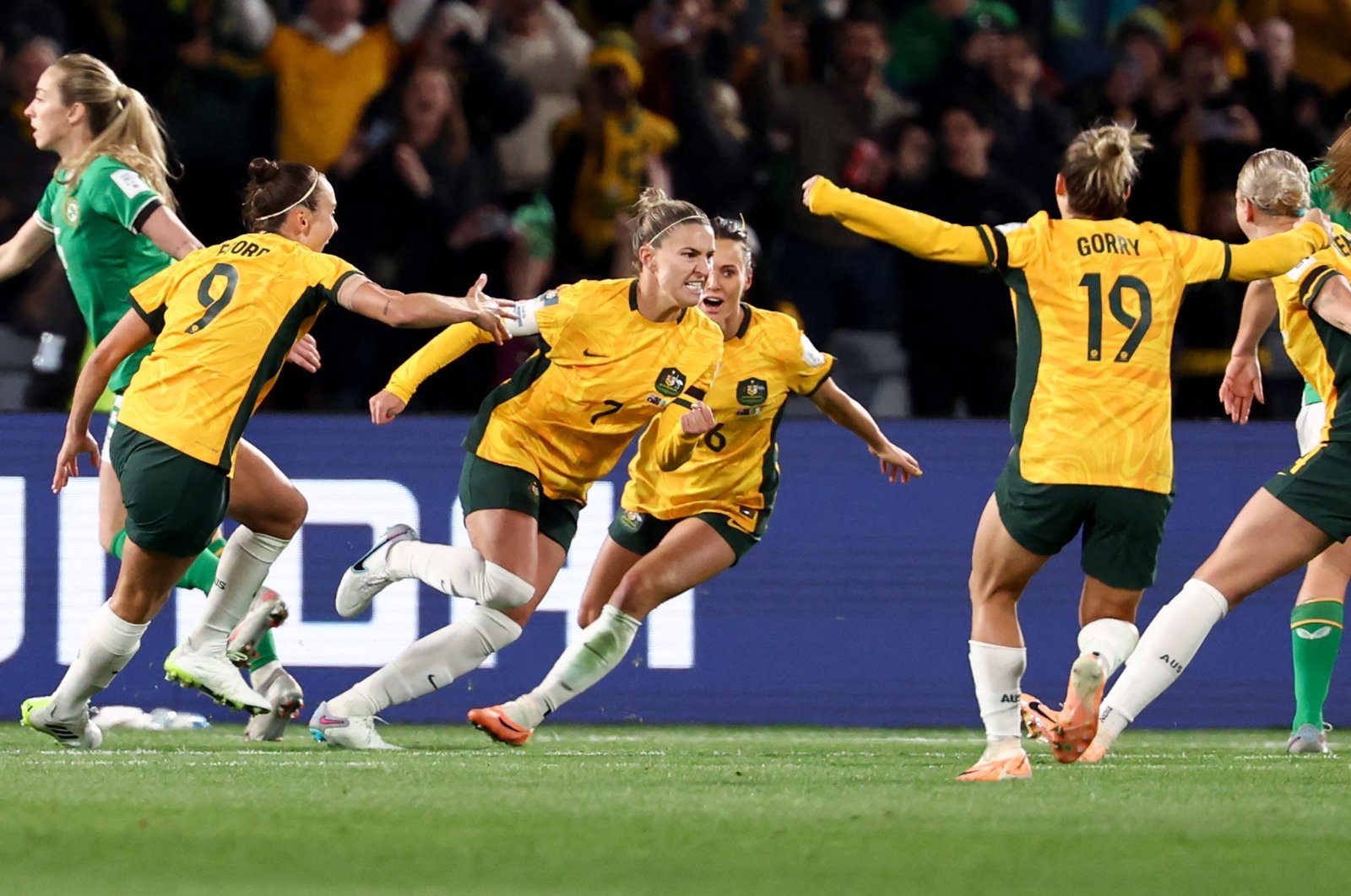 Australia tanpa Kerr mengalahkan Irlandia 1-0 dalam pertandingan pembuka Piala Dunia Wanita
