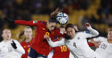 Spain's Esther Gonzalez (3rd L) in action with Costa Rica's Mariana Benavides during the FIFA Women’s World Cup Group C match at the Wellington Regional Stadium, Wellington, New Zealand, July 21, 2023. (Reuters Photo) 