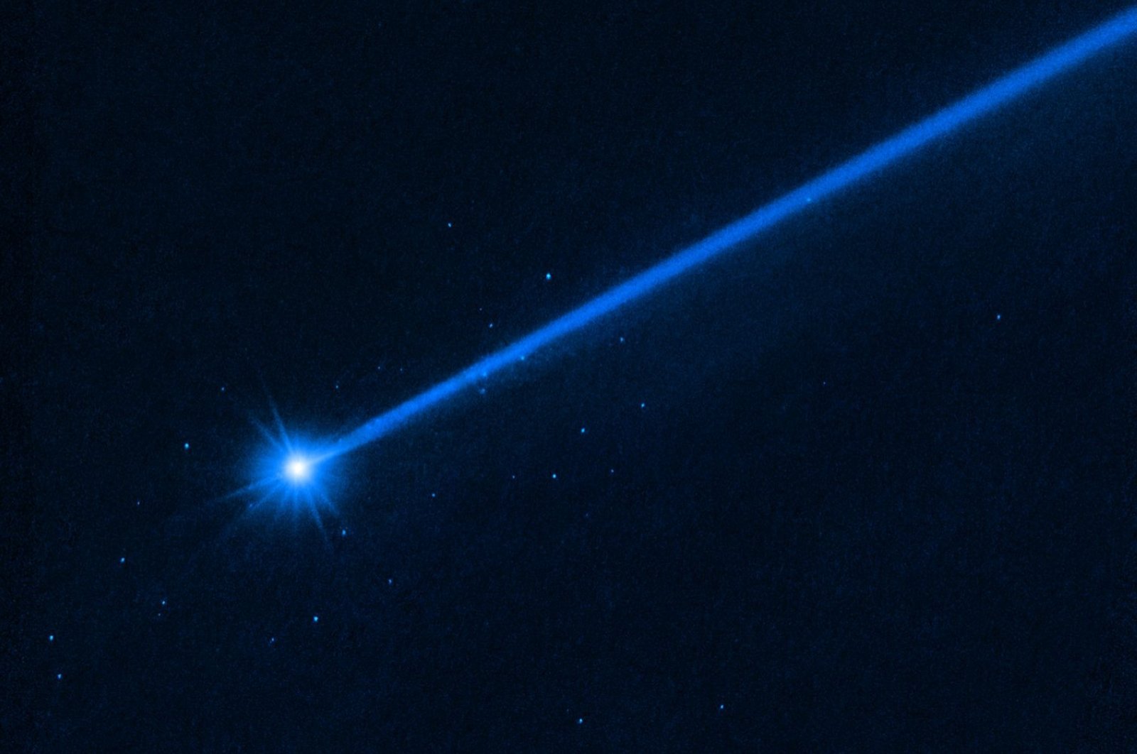 Misi NASA mengubah jalur asteroid, Hubble mengungkapkan bongkahan batu yang berserakan