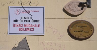 A sign is seen on an old buiding thet reads, &quot;Turkey Culture and Tourism ministry: registered cultural property. Do not interfere,&quot; Hatay, Türkiye, July 10, 2023. (AFP Photo)