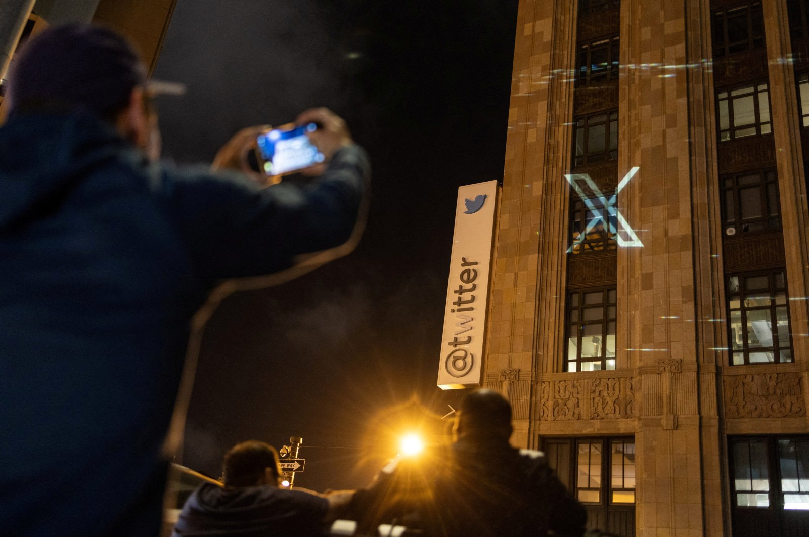 Twitter&#039;s new logo projected on the corporate headquarters building in downtown San Francisco, California, U.S. July 23, 2023. (Reuters Photo)
