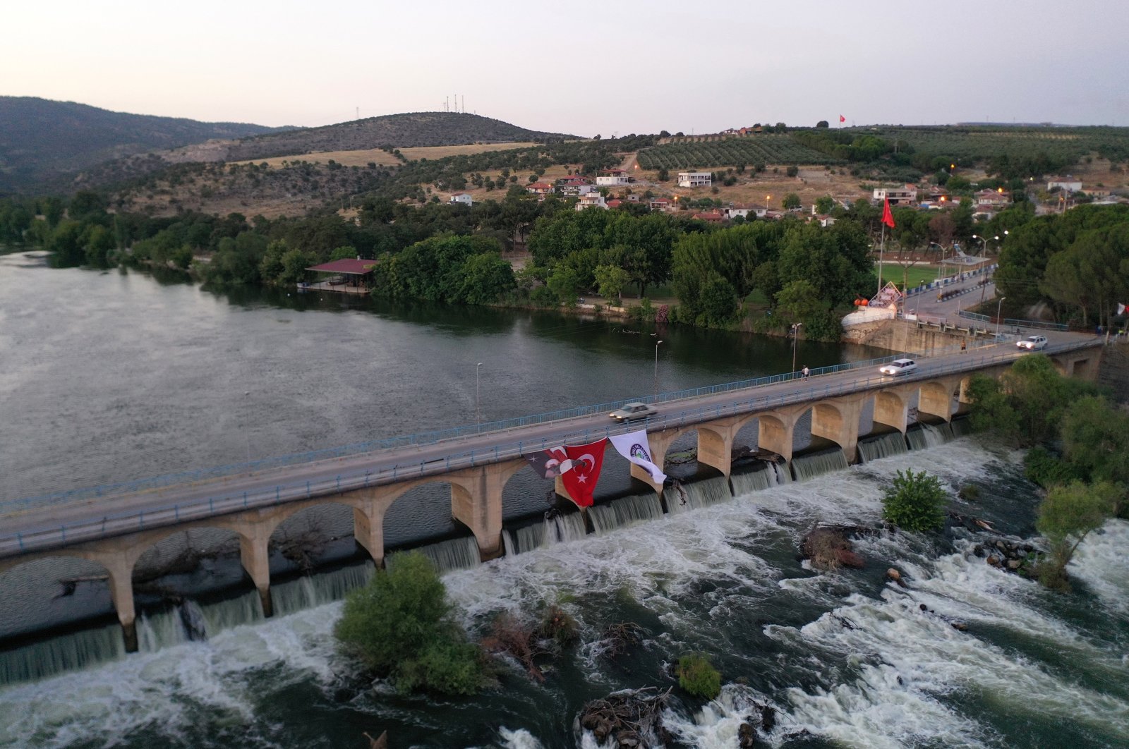 Sungai Gediz membawa keindahan kembali ke Ngarai Adala vulkanik Türkiye