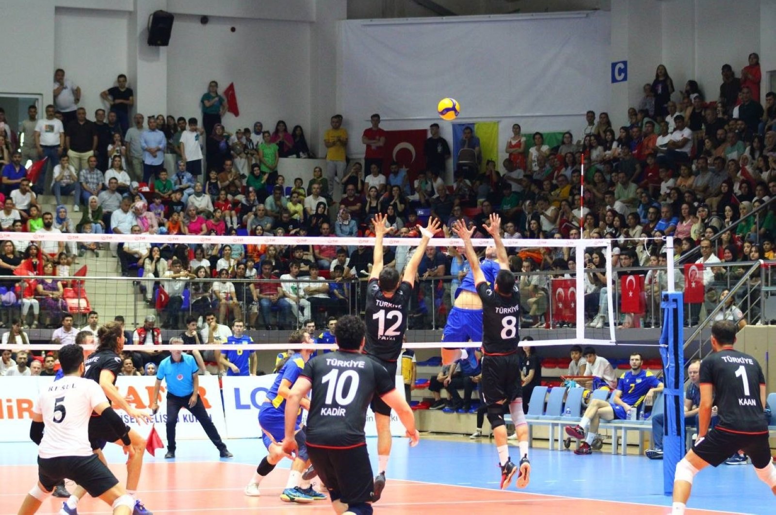 Turkish deaf volleyball teams dominate Europe, eye global glory | Daily ...