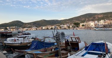 A general view of Foça harbor, Izmir, western Türkiye. (Photo by Burcu Başaran)