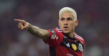 Flamengo's forward Pedro gestures during the Copa Libertadores group stage second leg football match between Brazil's Flamengo and Argentina's Racing Club at Maracana stadium, Rio de Janeiro, Brazil, June 8, 2023. (AFP Photo)