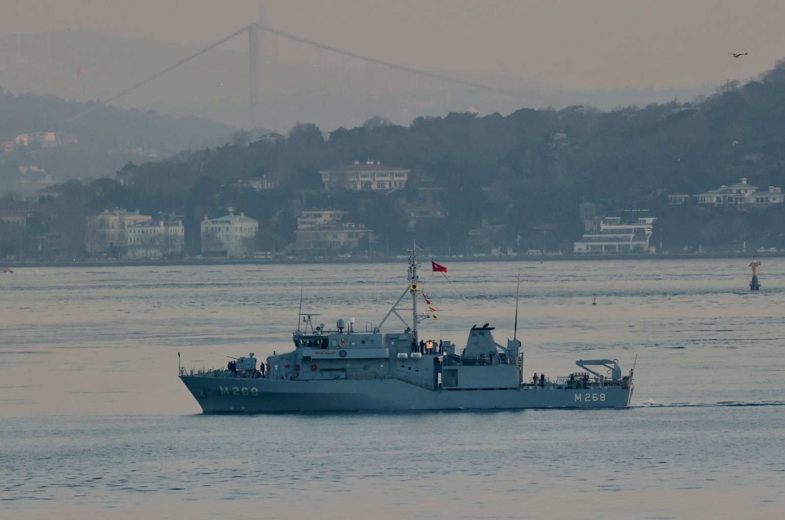 The Turkish Naval Forces Command&#039;s Aydın class minehunting vessel TCG Akçakoca sails on the Bosporus in Istanbul, Türkiye, March 26, 2022. (Reuters File Photo)