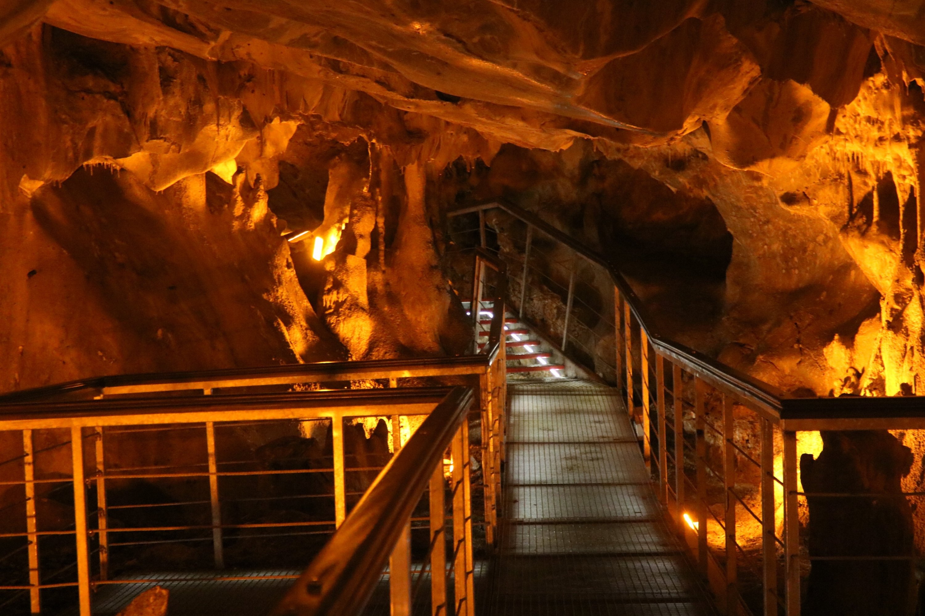 The inner look of a bridge in Tutulmuş Cave opened for visitors, Ankara, Türkiye, Aug. 1, 2023. (AA Photo)